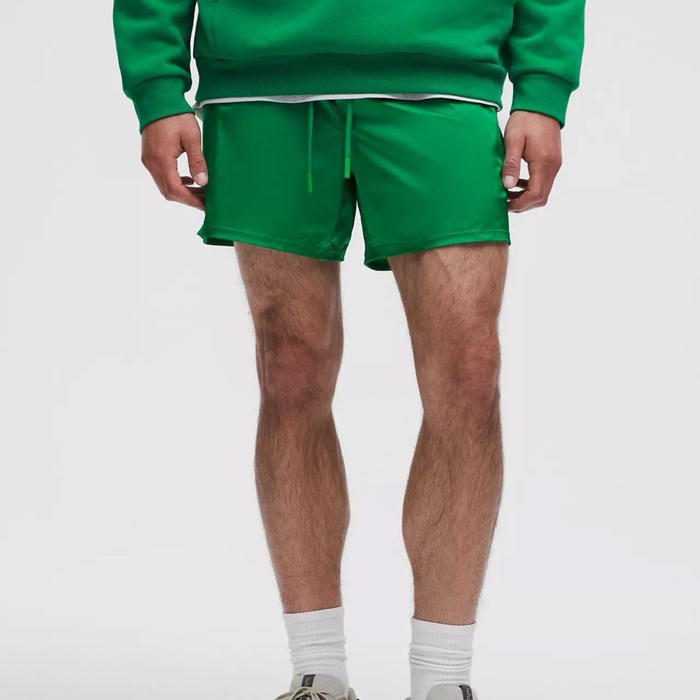 Lululemon Stretch Satin Nylon Shorts 5″ - Men’s XS